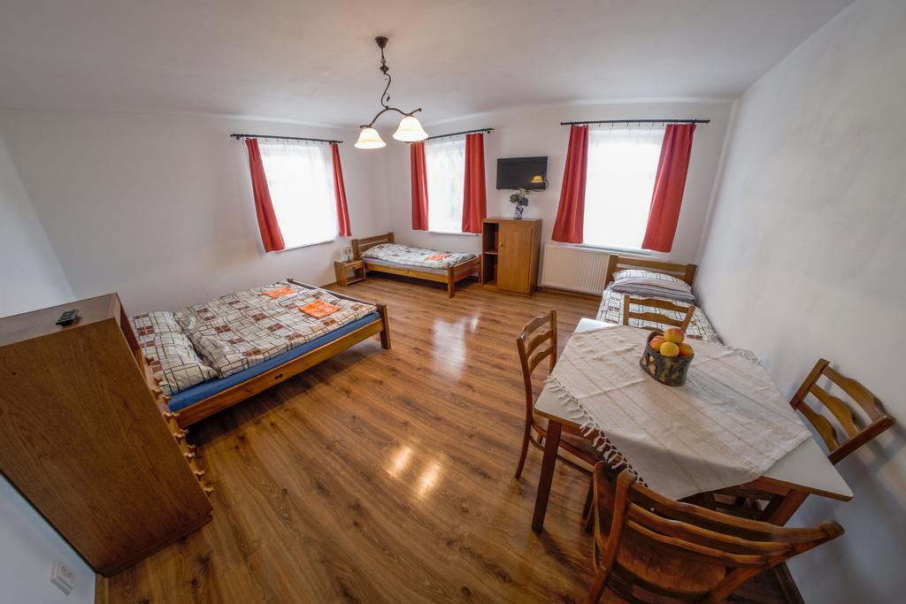 Stovka Bozanov Guest House Bagian luar foto