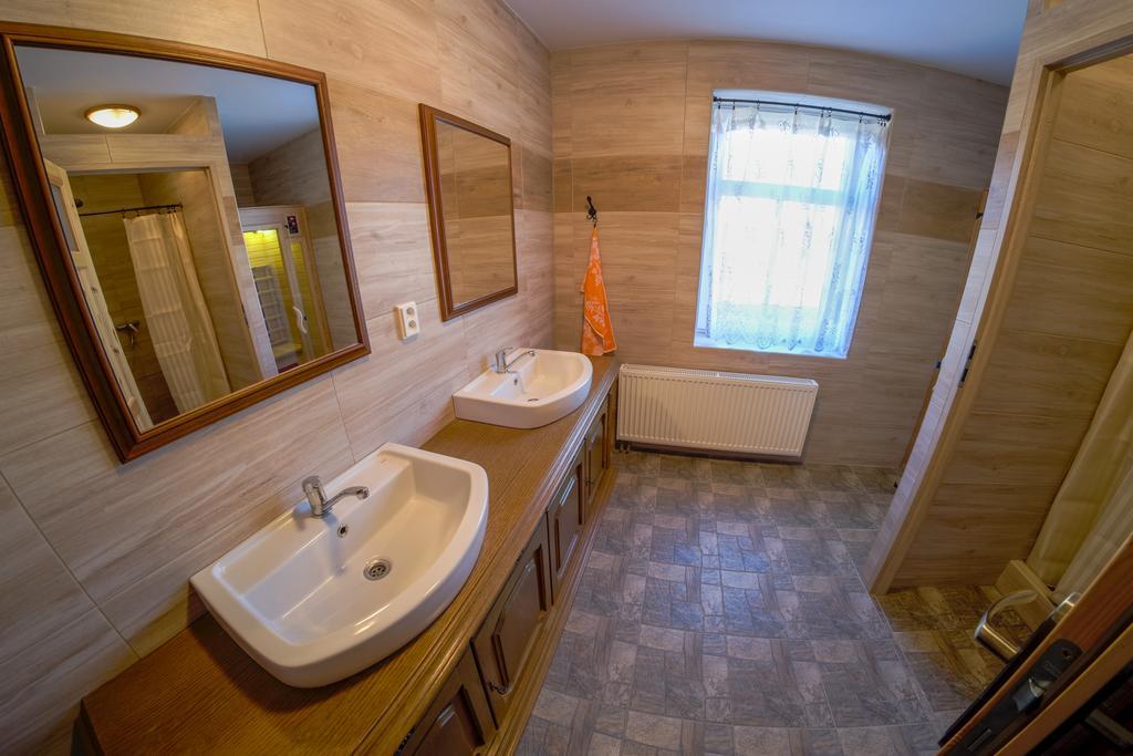 Stovka Bozanov Guest House Bagian luar foto