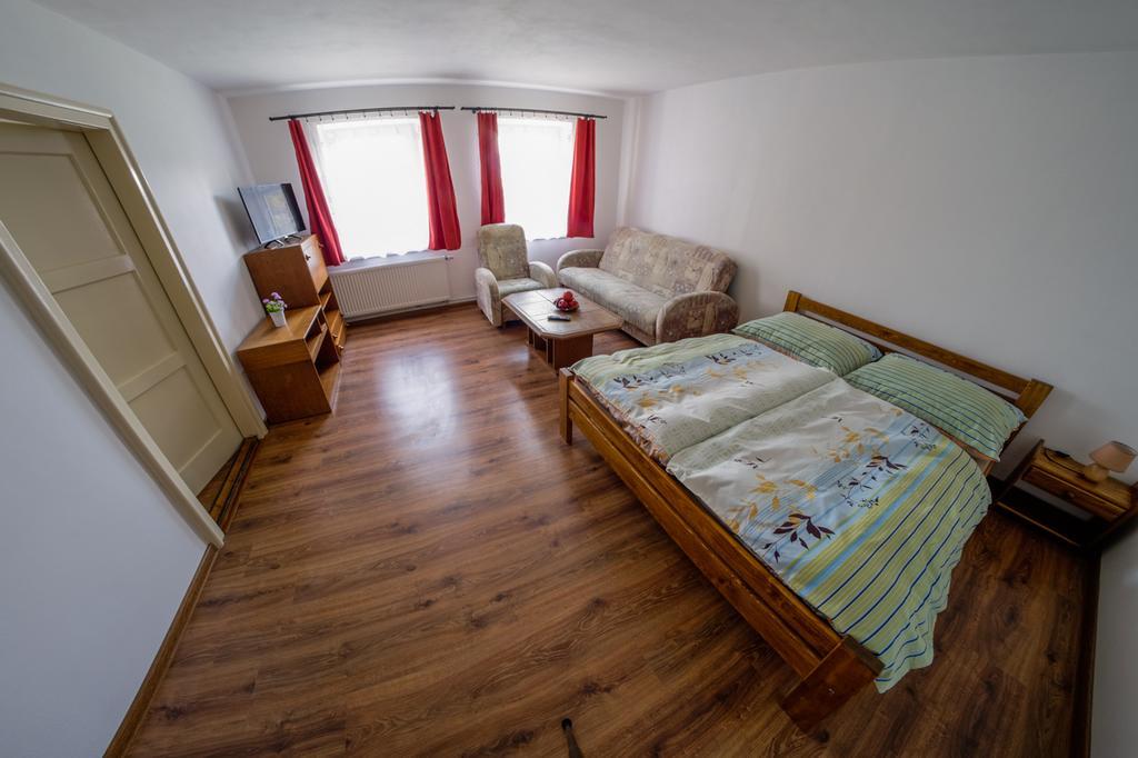 Stovka Bozanov Guest House Bagian luar foto